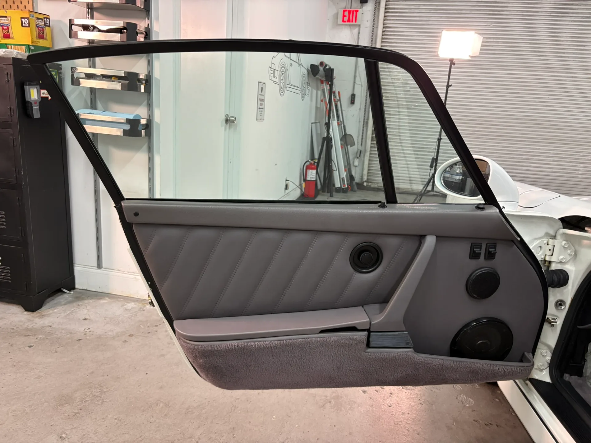 1991 Porsche 911 Carrera 2 - Image 37