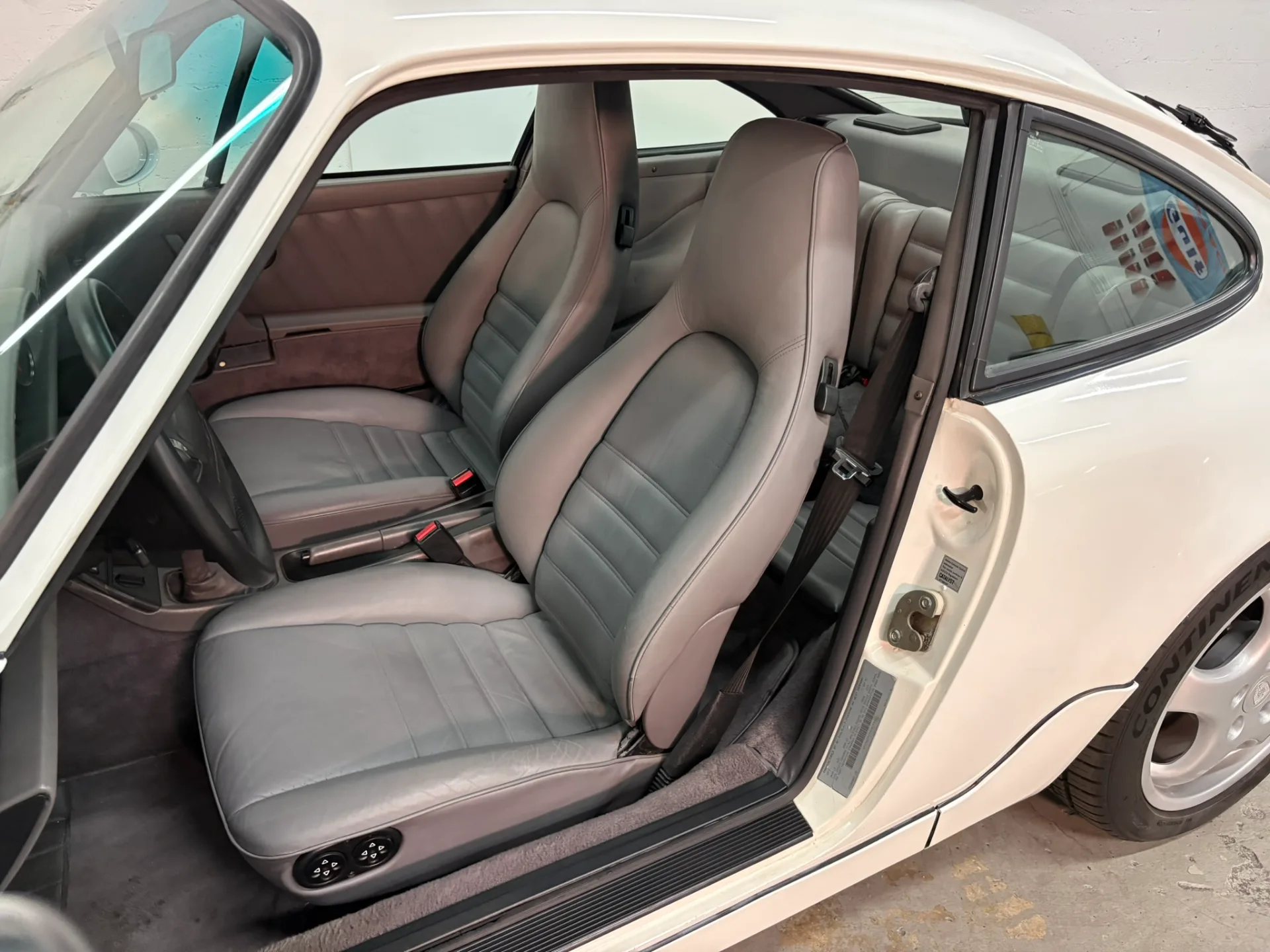 1991 Porsche 911 Carrera 2 - Image 39